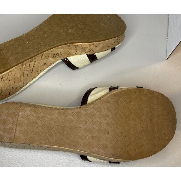 Tommy Bahama Womens 9 Tan pineapple Wedge Sandal Beige Brown Cork Beach Vacation - Picture 6 of 10